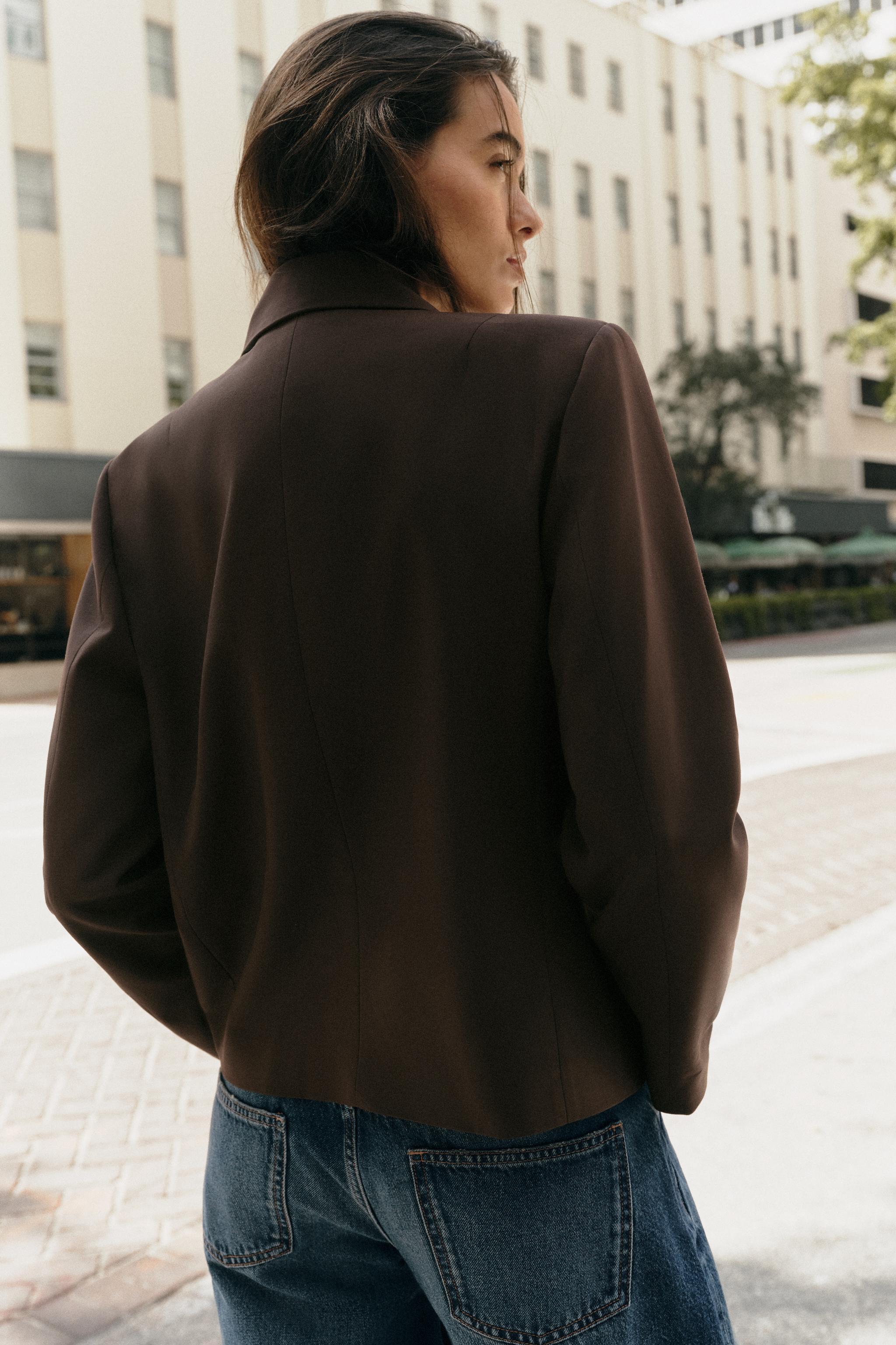 DOUBLE BREASTED LAPEL COLLAR BLAZER